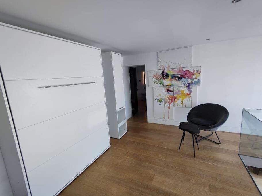 Gazi Pool House Apartment Атина Екстериор снимка